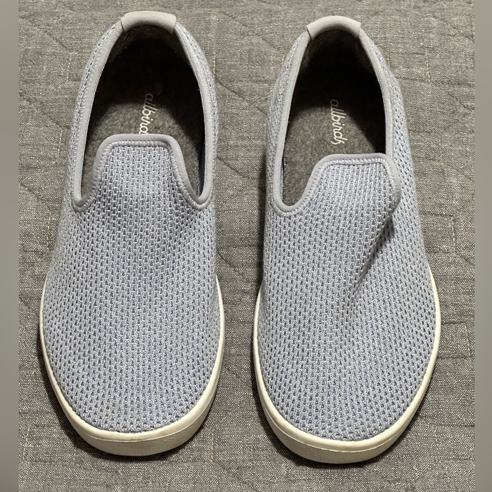 Like new Allbirds Tree Loungers in periwinkle blue - women’s size 9